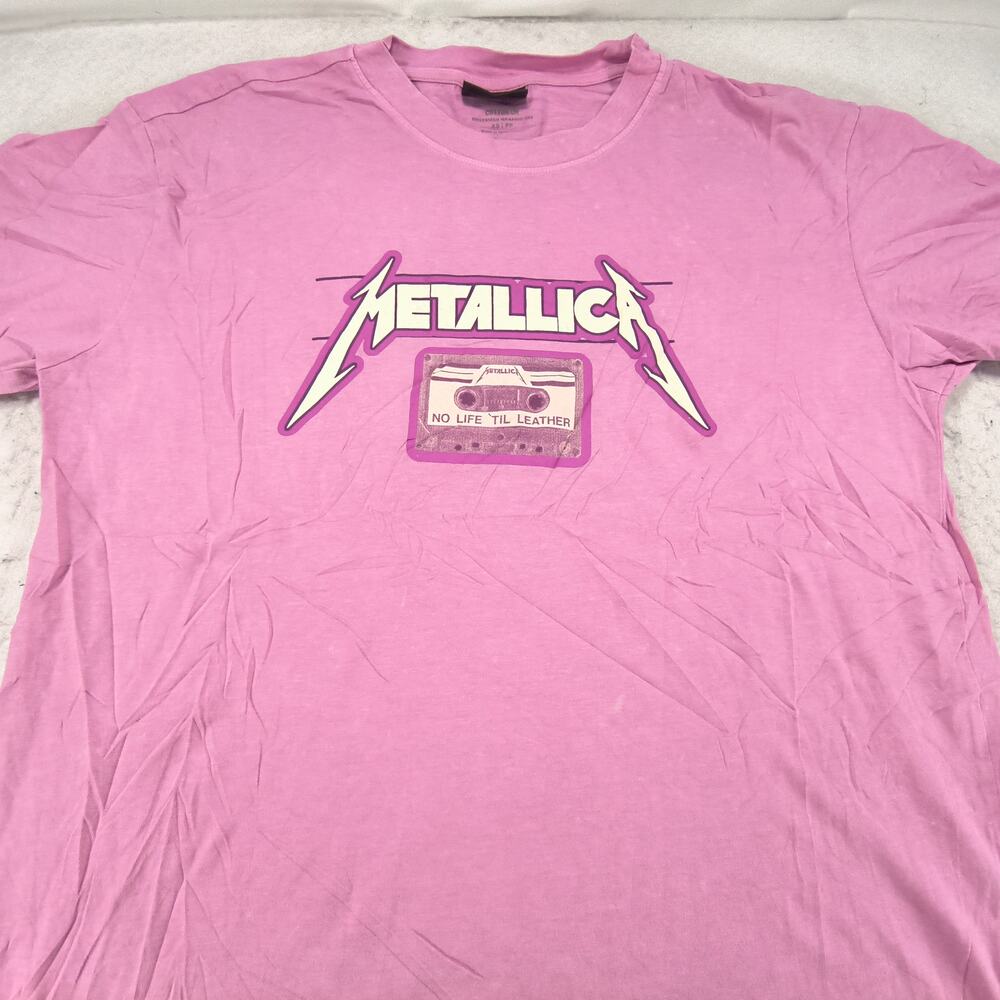Metallica Band Crew Neck Short Sleeve Shirt Mens Size Extra Small XS Pink